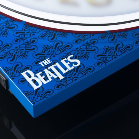 Pro-Ject ESSENTIAL ΙΙI The Beatles - Sgt. Pepper (Ortofon ΟΜ10e) Special Limited Edition